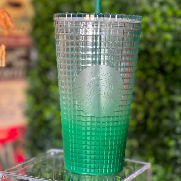 NWT🍀 Starbucks Europe Release 2023 Green Gradient Disco Grid Grande Tumbler - Picture 3 of 5